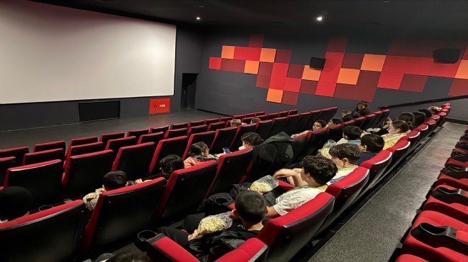 Seferihisarlı çocuklar sinema ile tanıştı