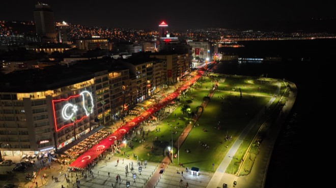 Şehitlerin anısına sessiz fener alayı