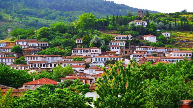 Selçuk'ta kurulmak istenen mermer ocağına tepki