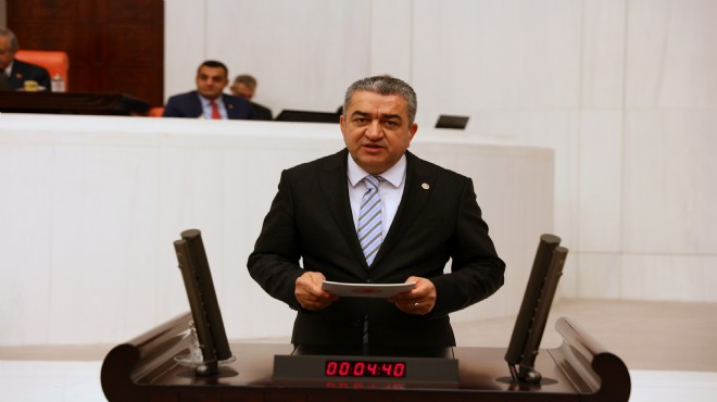 Serter 'İzmir-Çeşme Otobanı'nı Meclis'e taşıdı