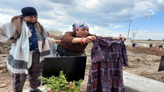 Sezen in mezarı başında yürek yakan feryat:  O elbiseyi daha bir kere giyebildin 