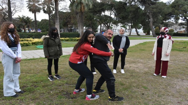 Şiddet mağduru annesini korumak için başladığı dövüş sanatları sporunu kadınlara öğretiyor