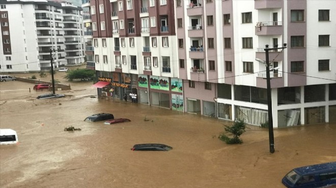 Şiddetli yağış Rize yi de vurdu: 2 can kaybı