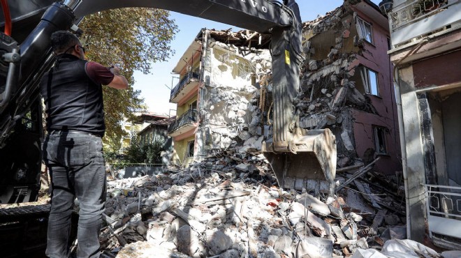 Sındırgı Depremi: Bakan Kurum bilançoyu açıkladı