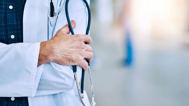 Sosyal medya doktorlarına bakanlık ayarı!