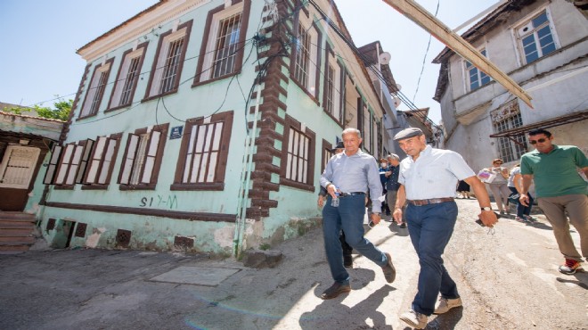 Soyer'den Basmane mesaisi... Kültür varlıklarını inceledi, 'yapacak çok şey var' dedi!