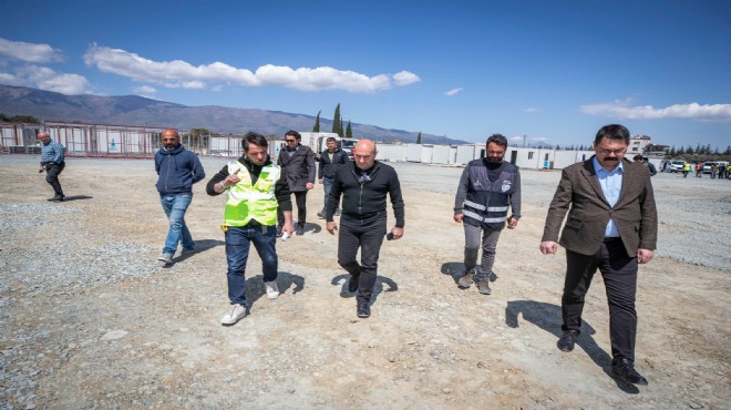 Soyer den afet bölgesindeki konteyner kentten İzmir e dayanışma çağrısı!