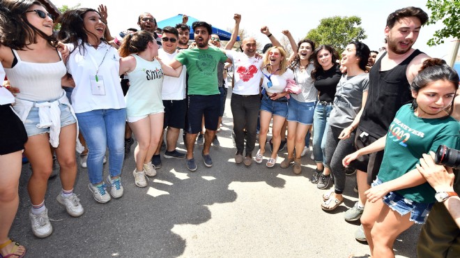 Soyer'den gençlere: Yaparsa İzmir yapar!