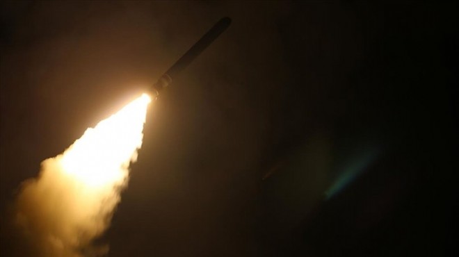 Suriye deki ABD üssünün çevresine roket atıldı