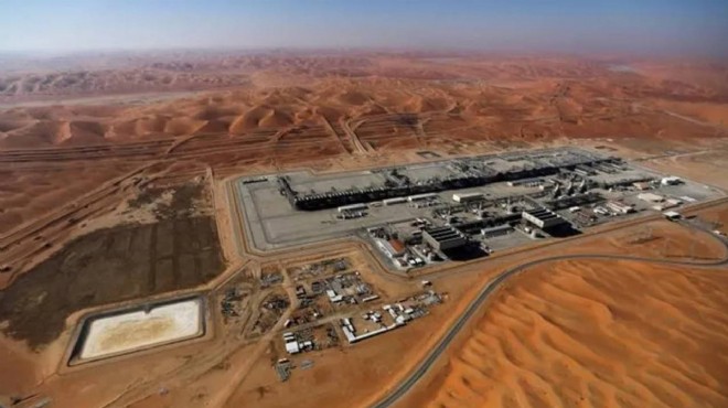 Suudi Arabistan da petrol sahasına saldırı