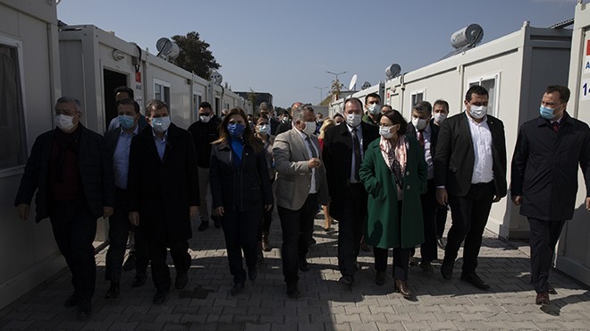 TBMM Komisyonu ndan İzmir de depremzedelerle zirve