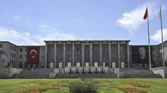 TBMM nin çalışma süresi 1 ay uzatıldı