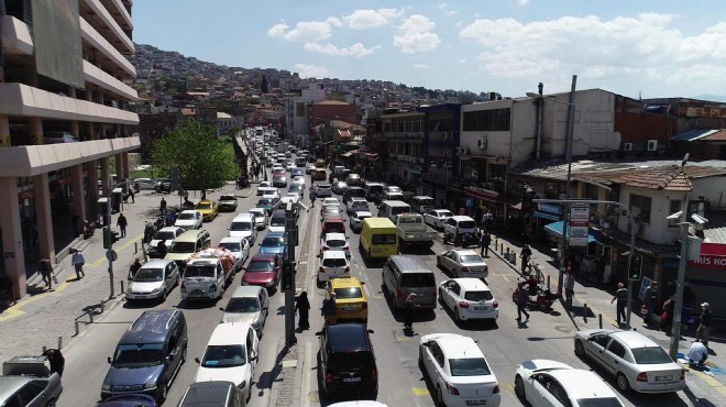 TÜİK açıkladı: İzmir de trafiğe kayıtlı kaç araç var?