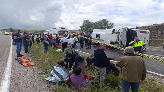Taziye dönüşü feci kaza: 2 ölü, 26 yaralı
