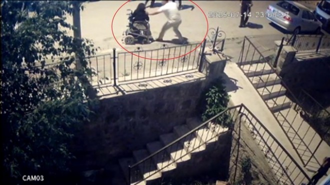 Tekerlekli sandalyedeki kadına şiddet!