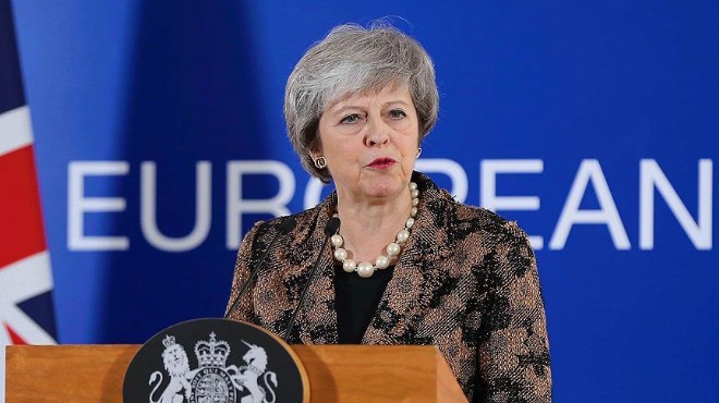 Theresa May den Kuzey İrlanda da  sınır  sözü