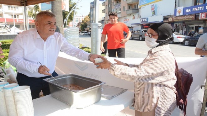 Torbalı Belediyesi’nden aşure ikramı