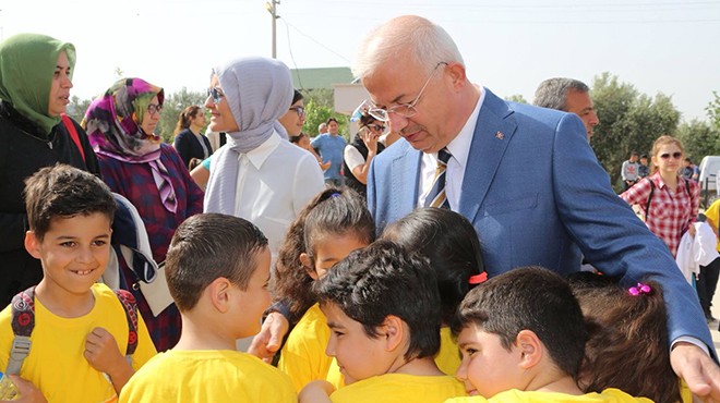 Torbalı'da Çocuk Şenliği'ne büyük ilgi