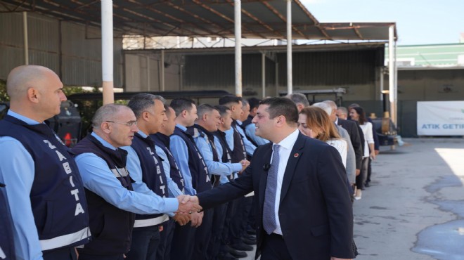 Torbalı'da başkan Demir personelle bayramlaştı, ikramiye müjdesi verdi