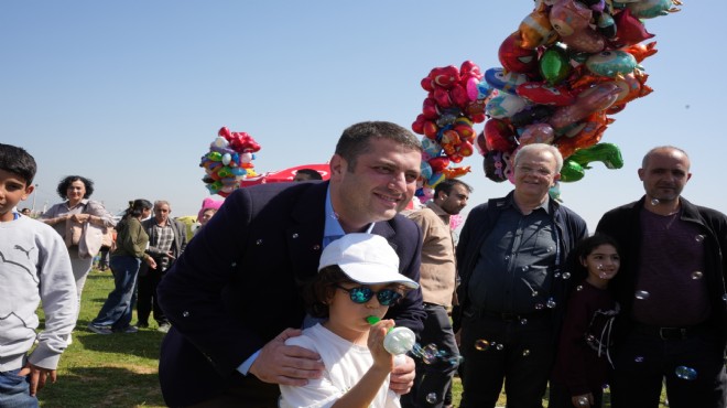 Torbalı da gökyüzünü renklendiren şenlik