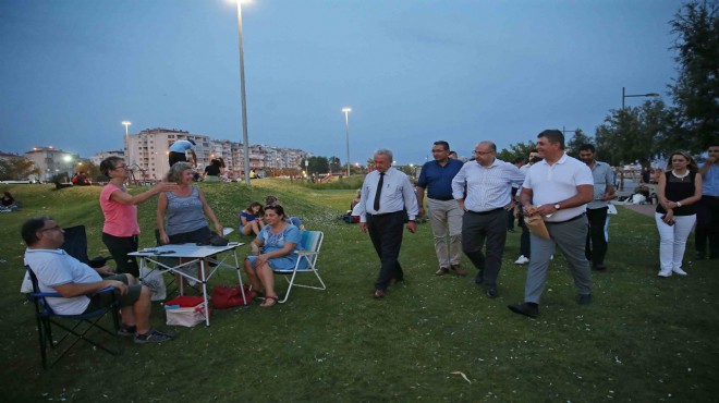 Tugay ve Gökçe'den sahilde gece mesaisi