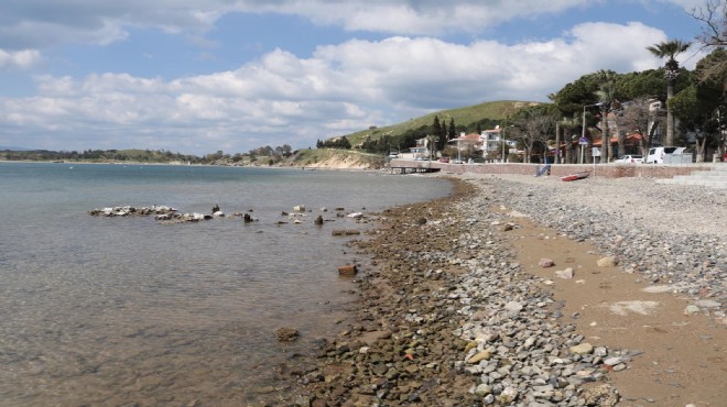 Turistik ilçede deniz 20 metre çekildi!