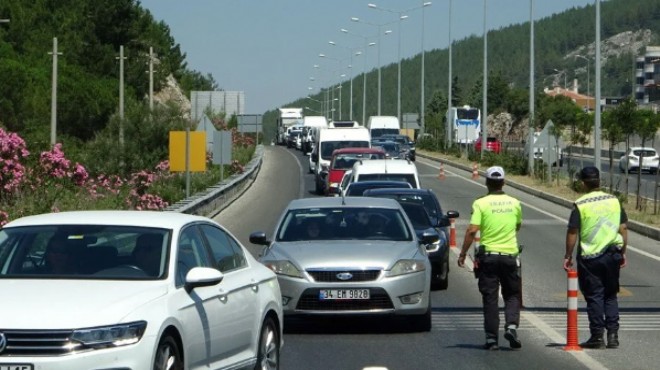 Turizm merkezlerine bayram akını: 5 km kuyruk!