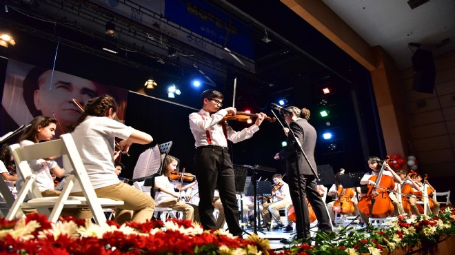 Türkiye deki ilk konserine Bornovalı çocuklarla çıktı