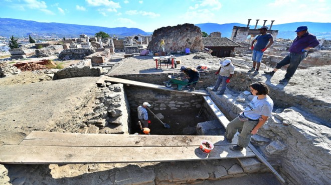 Türkiye'de bir ilk: İzmir'deki kazıda DNA laboratuvarı