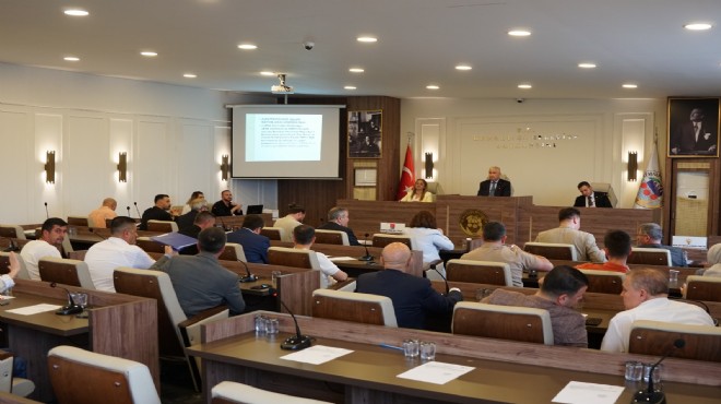 Türkmen den bakana: Kapıdan kovsanız pencereden girerim!