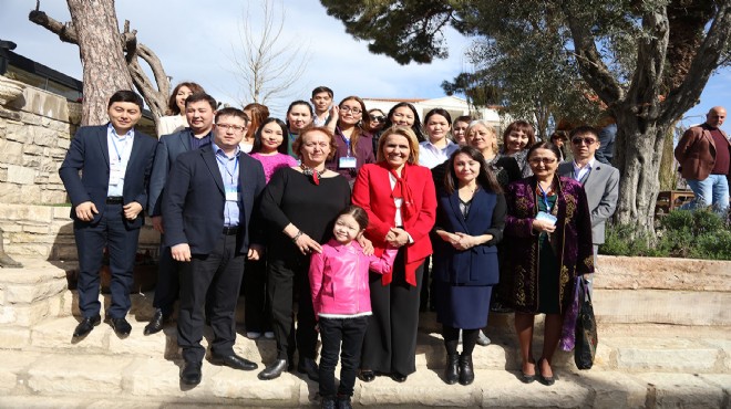 Urla Kazak kadın gazetecileri ağırladı