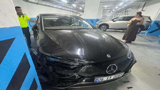 Vale 7 milyonluk aracı otoparkta pert etti
