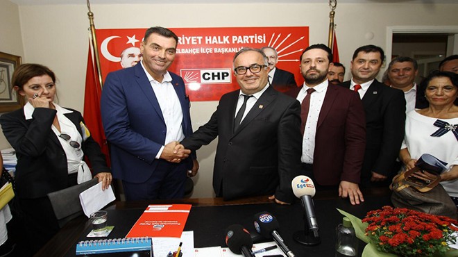 Ve CHP'li Kandemir dosyasını teslim etti: Güzelbahçe koltuğuna resmen talip!