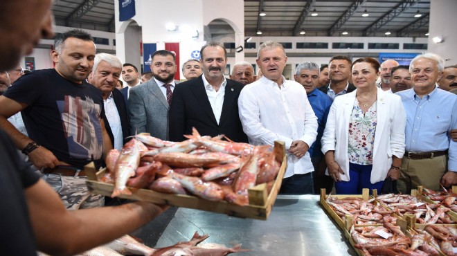 Ve İzmir'de 'balık sezonu' açıldı