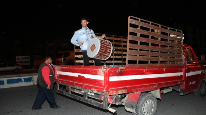 Ve İzmir'de davulcuların mesaisi başladı