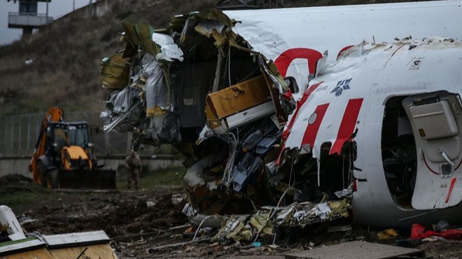 Yardımcı pilot: Kule bize pas geçin demedi!