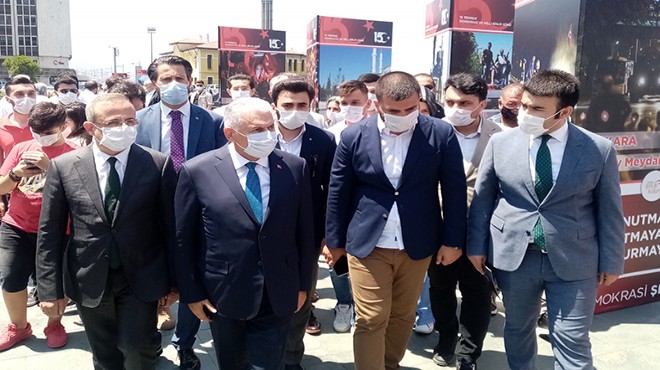 Yıldırım dan İzmir de anlamlı mesai: O sergiyi gezdi, ne mesaj verdi?