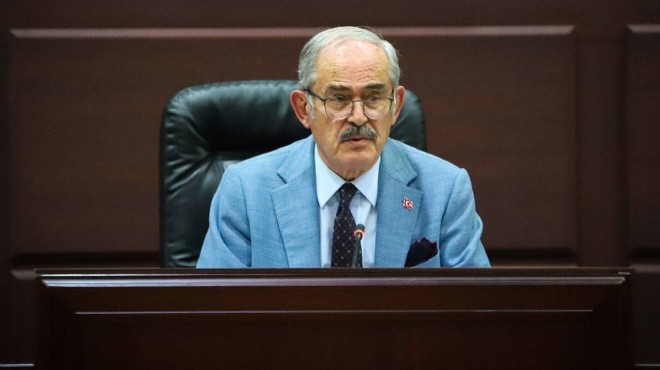 Yılmaz Büyükerşen CHP’den istifa etti