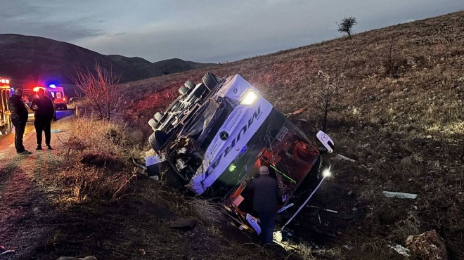 Yolcu otobüsü devrildi: Ölü ve yaralılar var!