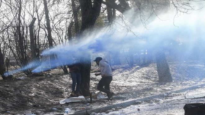 Yunan askerlerden mültecilere sert müdahale