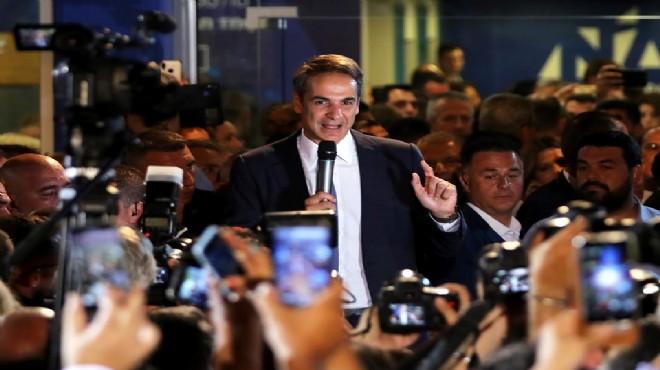Yunanistan'da Yeni Demokrasi Partisi tek başına iktidar