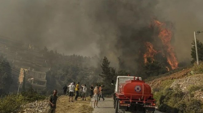 Yunanistan da çok sayıda orman yangını