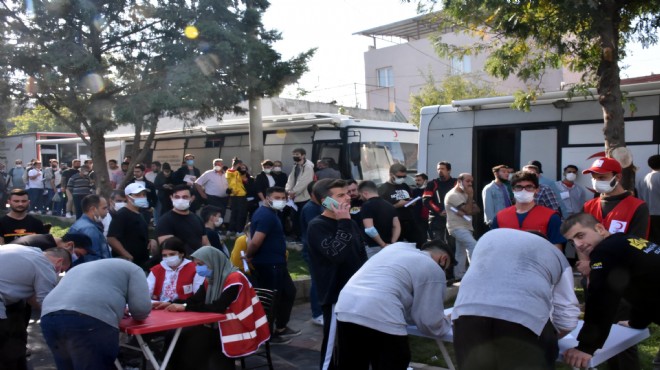 Yüzlerce Göztepeli Kızılay'a kan bağışlamak için sıraya girdi!