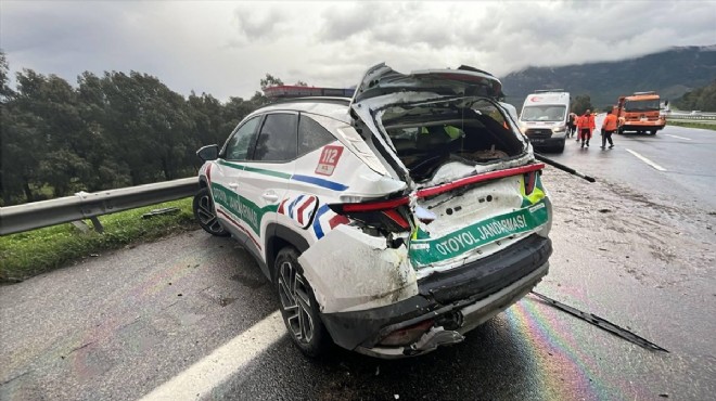 Zincirleme kaza: 2 si jandarma 4 kişi yaralandı!