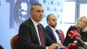 'Hiç kimse CHP'den üstün değil'