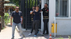 'İçlerine şeytan girdi' deyip iki ablasını boğmaya kalkıştı!