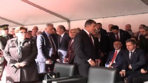 29 Ekim töreninde tepki: Tugay’ın elini sıkmadılar!