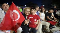 30 Ağustos coşkusu Menderes’i sardı