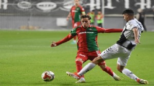 4 gollü İzmir derbisinde kazanan Karşıyaka!