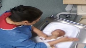 5 günlük bebeğe hemşire şiddetinde tutuklama kararı!